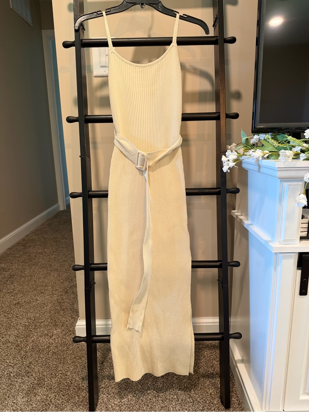 Sweater dress with belt